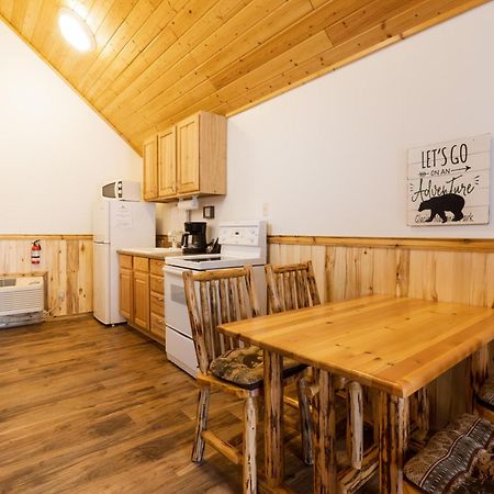 Beargrass Lodging & Rv Resort Hungry Horse Dış mekan fotoğraf